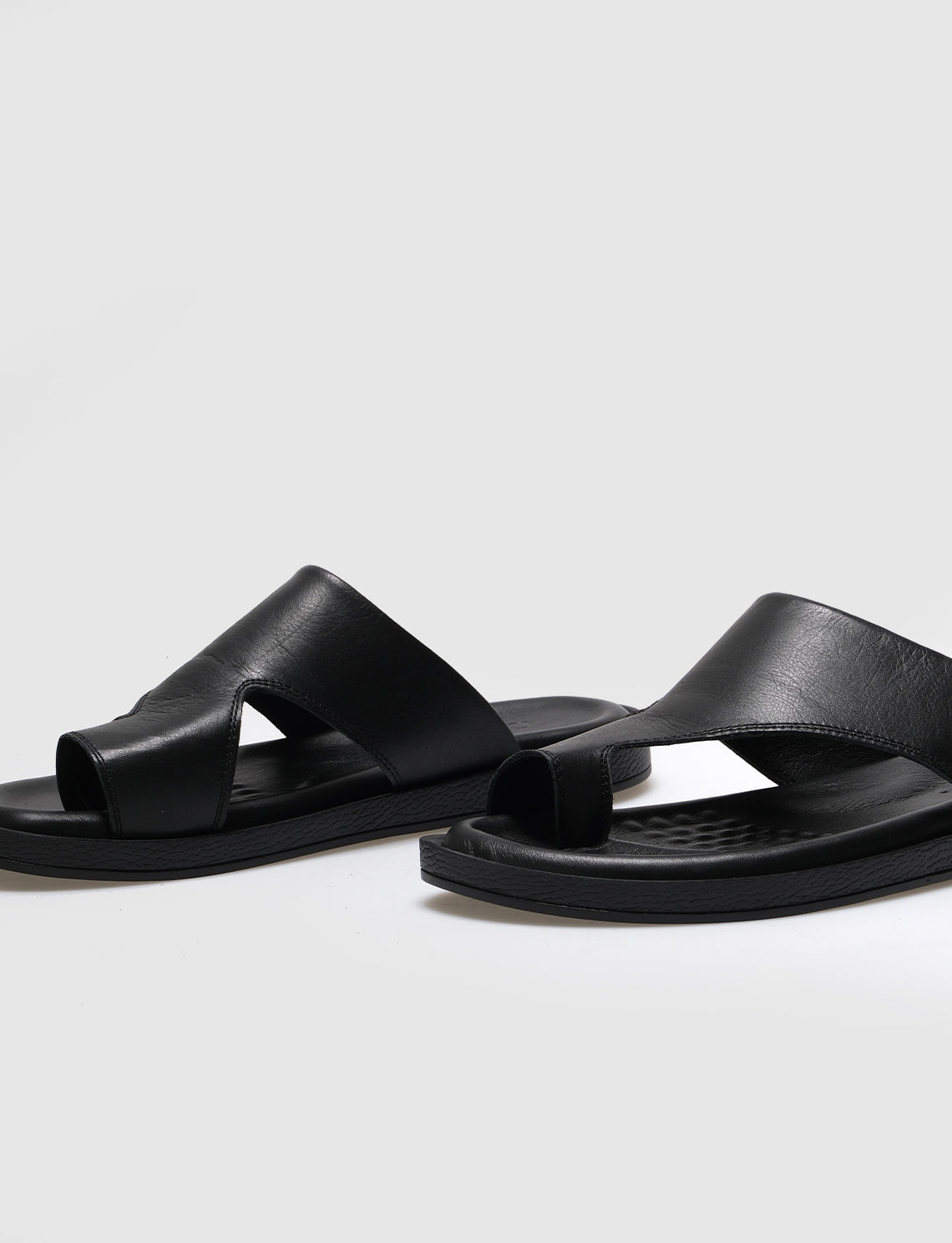 Cabani 428 Erkek %100 Hakiki Deri Parmak Arası Terlik Siyah